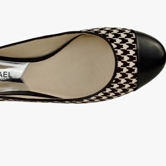 Michael Michael Kors Dion Houndstooth Haircalf Ballet Flat (Black/White) Size 6 - Picture 9 of 10